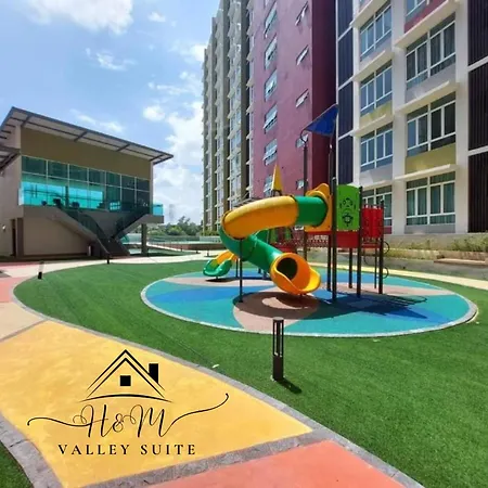 H&M Valley Suite - Pool View Kuantan Luaran gambar
