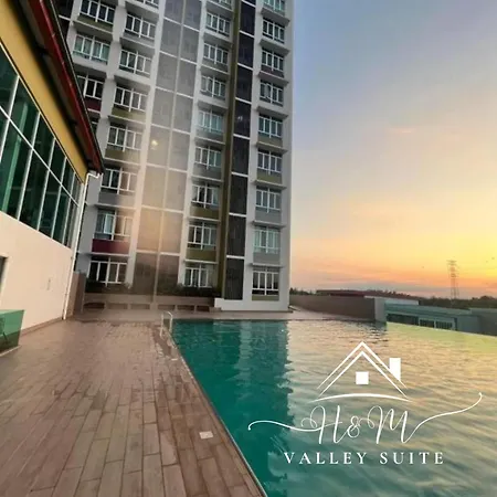 H&M Valley Suite - Pool View Kuantan Luaran gambar