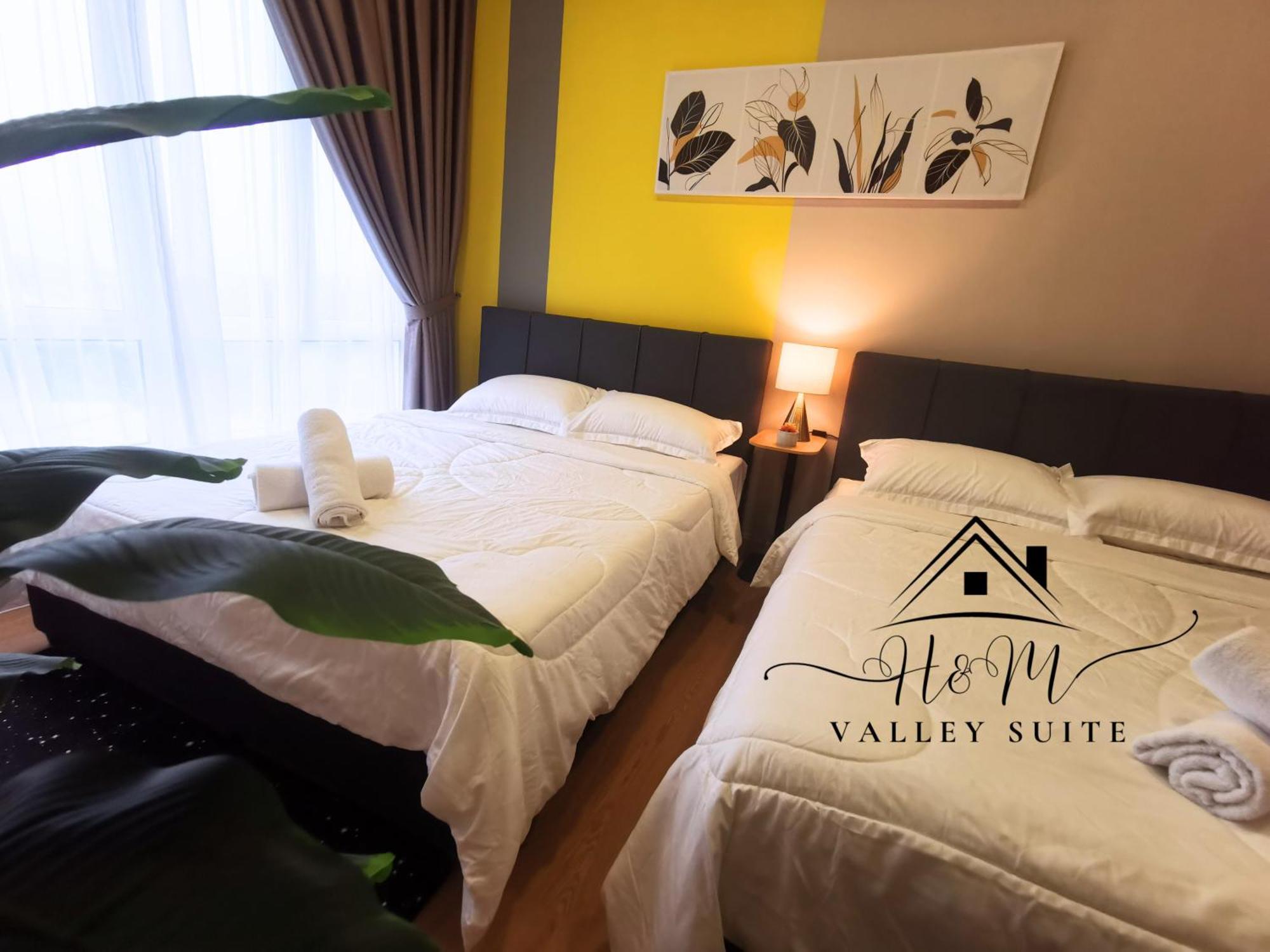 H&m Valley - Pool View Apartment *
