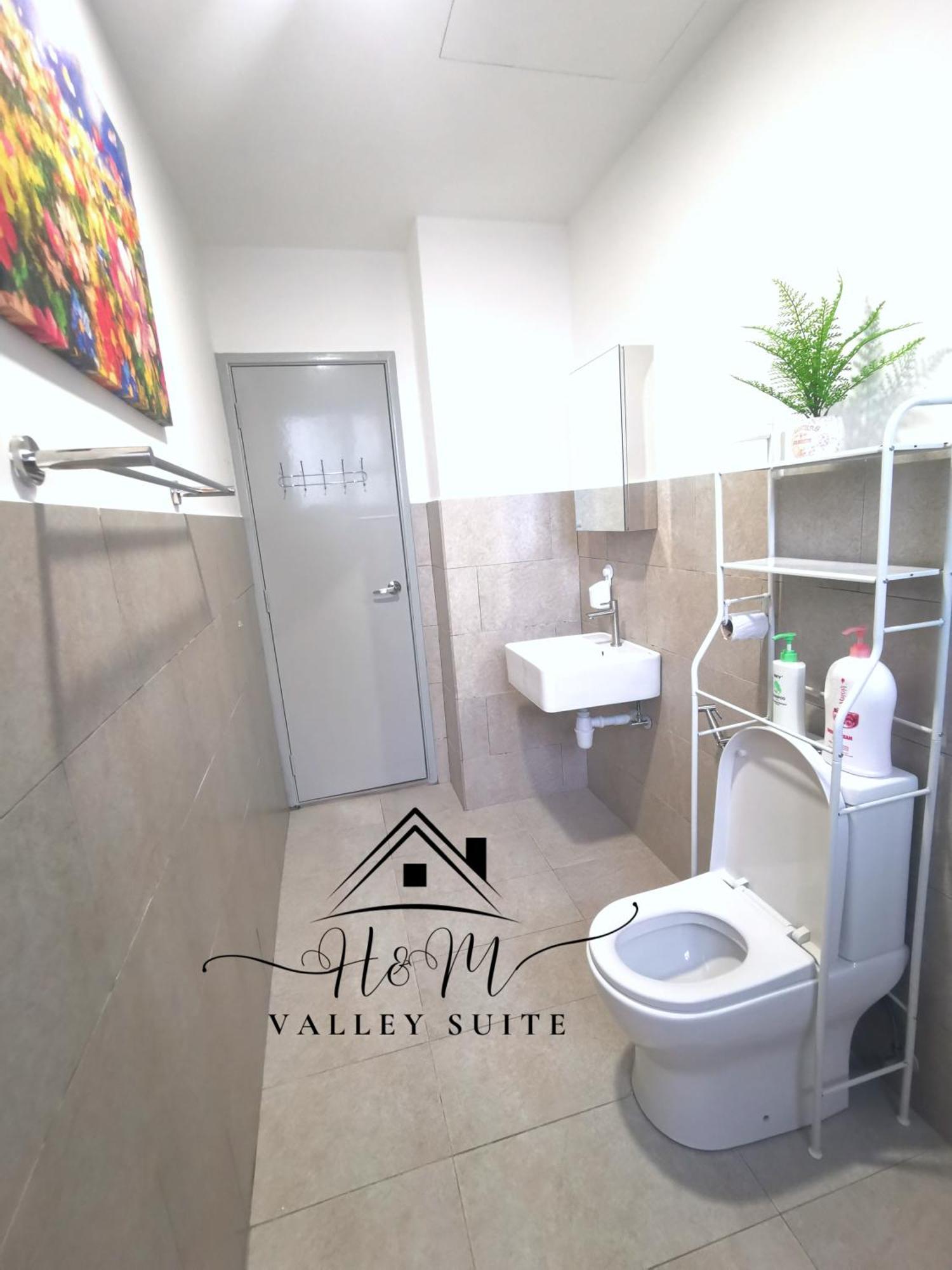 H&m Valley - Pool View Apartment *