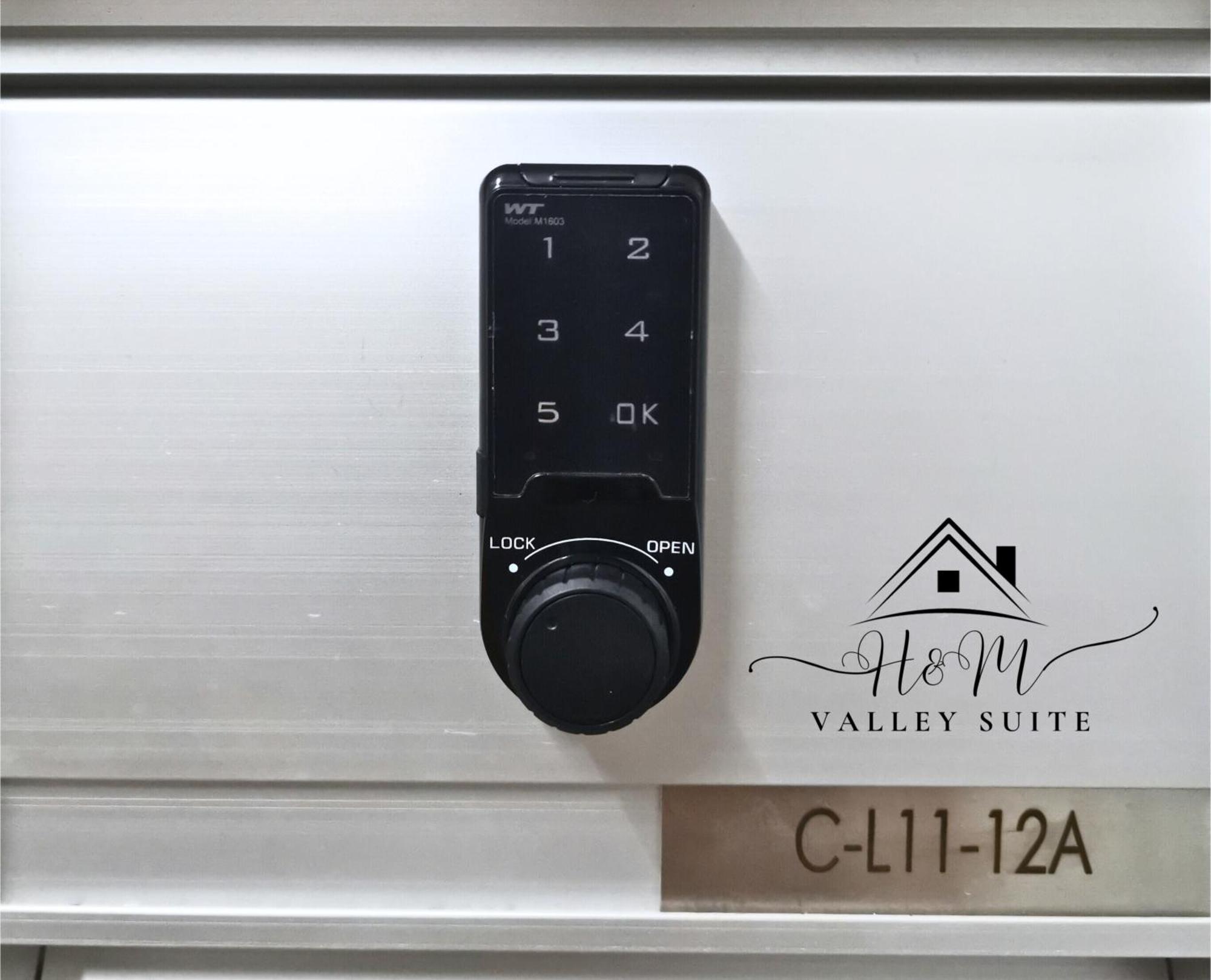 H&m Valley - Pool View Apartment