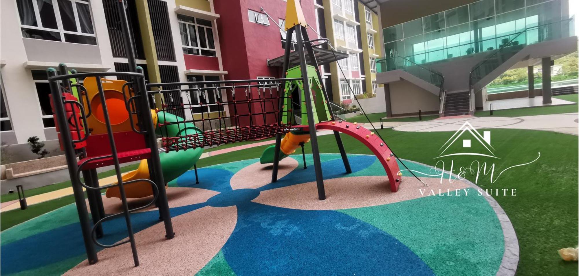 H&m Valley - Pool View Apartment Kuantan
