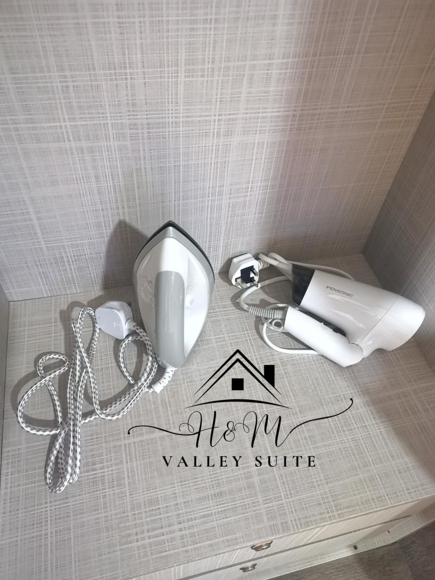H&m Valley - Pool View Apartment